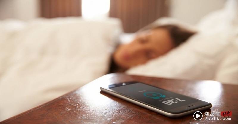 Tips I 晚上睡觉手机要关机吗？其实应该这样做才对！ 更多热点 图1张